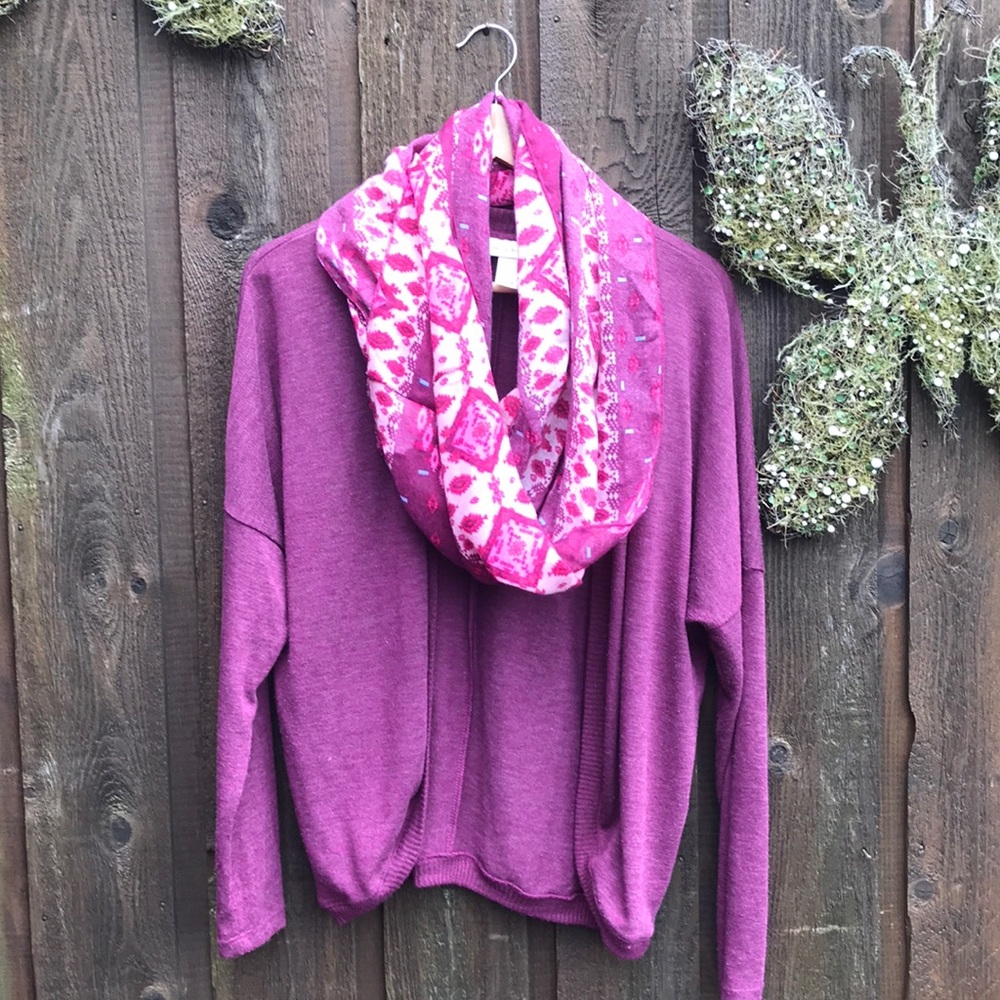 Lightweight cardigan w/matching infinity scarf